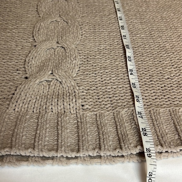 Venus Beige Loose Chunky Cable Knit Soft Chenille Sweater Rolled Crewneck SZ M - Picture 7 of 8